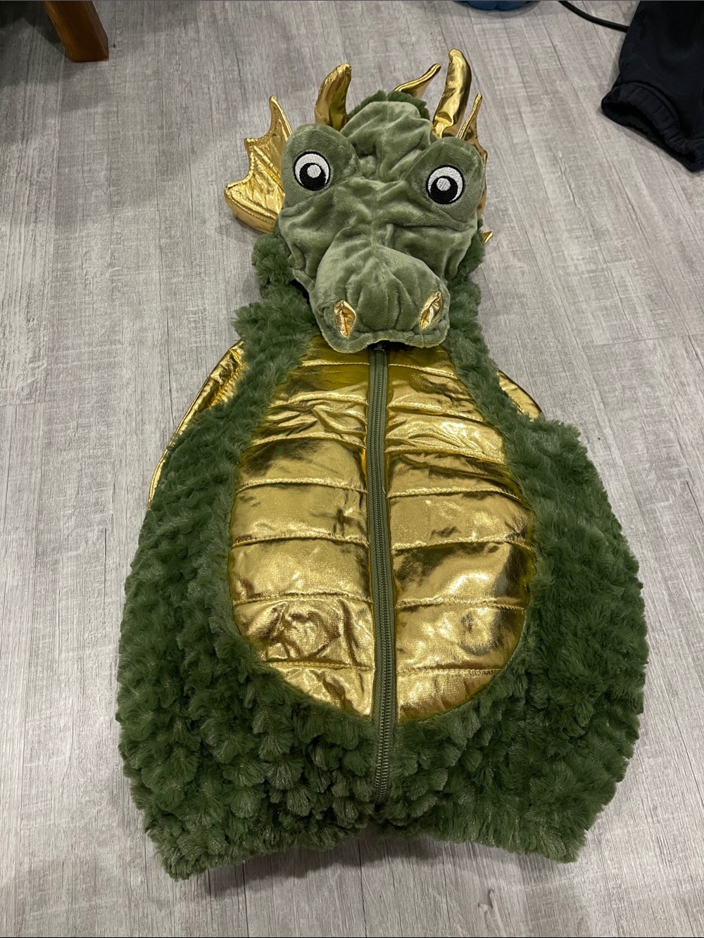 Green & Gold Dragon Pet Sleeping Bag - Plush Reptile Bed